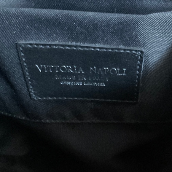 Victoria Napoli made in Italy leather crossbody purse - Picture 5 of 15